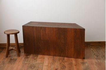 アンティーク家具　アンティーク　引き出し8杯付き!引き戸収納棚(薬箪笥)