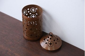 アンティーク雑貨　北欧ビンテージ　古い銅製のかわいいキャンドルシェード
