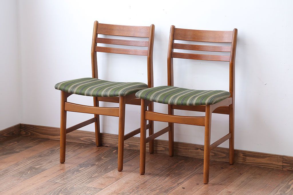 ヴィンテージ家具　北欧ビンテージ　チーク材のシンプルでおしゃれなダイニングチェア2脚セット