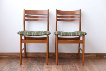 ヴィンテージ家具　北欧ビンテージ　チーク材のシンプルでおしゃれなダイニングチェア2脚セット