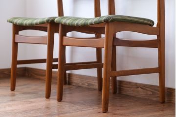 ヴィンテージ家具　北欧ビンテージ　チーク材のシンプルでおしゃれなダイニングチェア2脚セット