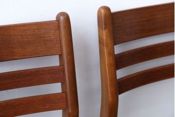 ヴィンテージ家具　北欧ビンテージ　チーク材のシンプルでおしゃれなダイニングチェア2脚セット