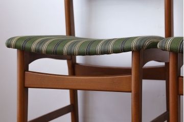 ヴィンテージ家具　北欧ビンテージ　チーク材のシンプルでおしゃれなダイニングチェア2脚セット