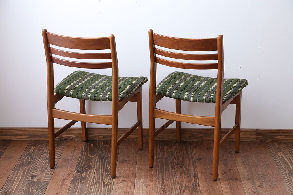 ヴィンテージ家具　北欧ビンテージ　チーク材のシンプルでおしゃれなダイニングチェア2脚セット