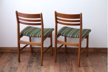 ヴィンテージ家具　北欧ビンテージ　チーク材のシンプルでおしゃれなダイニングチェア2脚セット