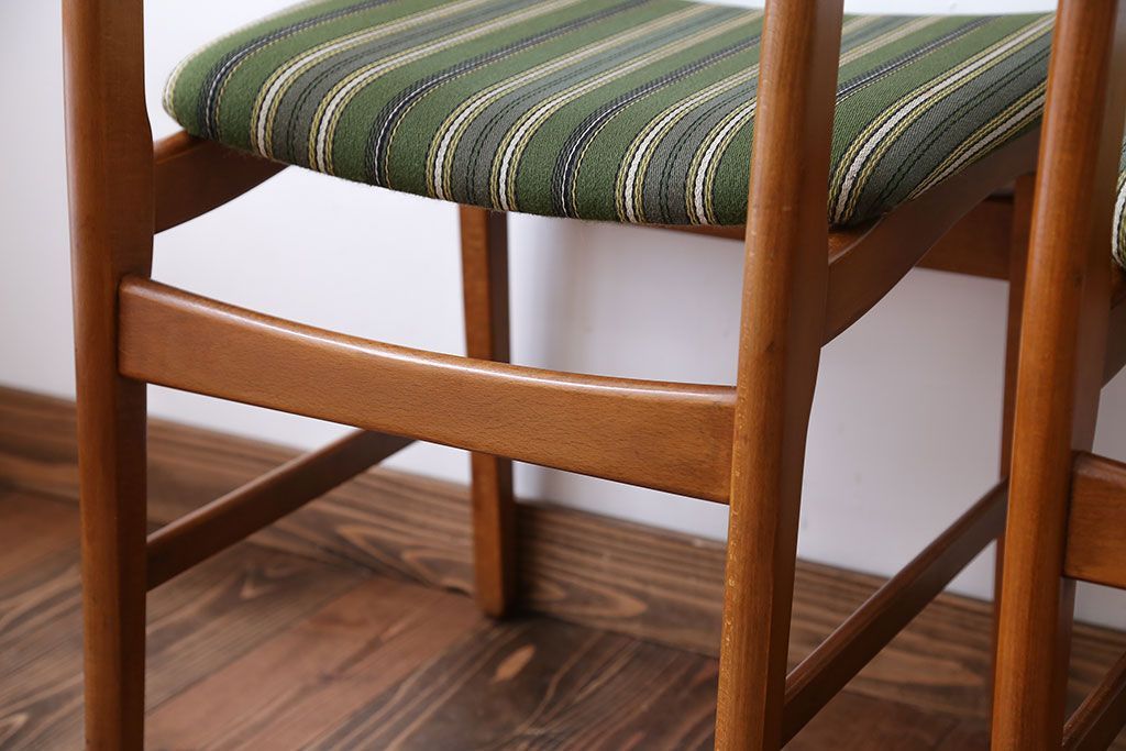 ヴィンテージ家具　北欧ビンテージ　チーク材のシンプルでおしゃれなダイニングチェア2脚セット