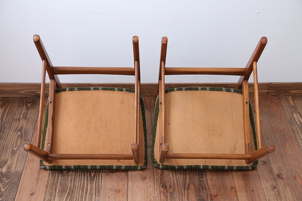 ヴィンテージ家具　北欧ビンテージ　チーク材のシンプルでおしゃれなダイニングチェア2脚セット