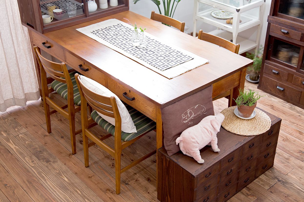 ヴィンテージ家具　北欧ビンテージ　チーク材のシンプルでおしゃれなダイニングチェア(1)