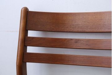 ヴィンテージ家具　北欧ビンテージ　チーク材のシンプルでおしゃれなダイニングチェア(1)