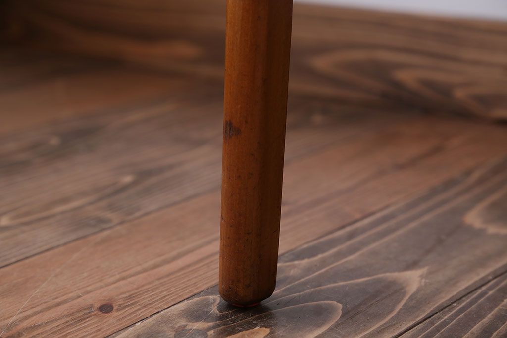 ヴィンテージ家具　北欧ビンテージ　チーク材のシンプルでおしゃれなダイニングチェア(1)