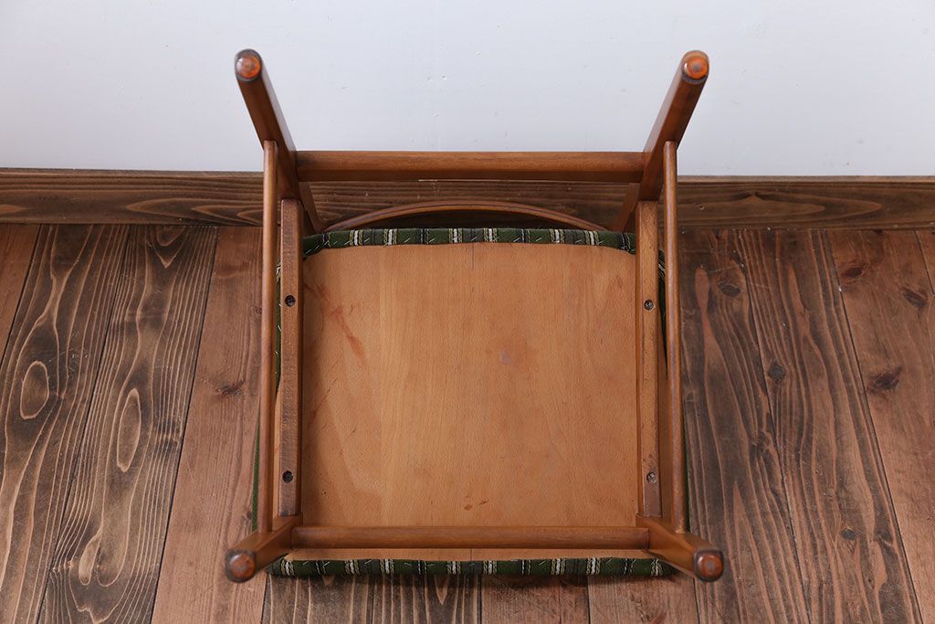 ヴィンテージ家具　北欧ビンテージ　チーク材のシンプルでおしゃれなダイニングチェア(1)