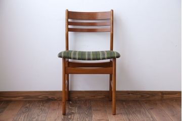 ヴィンテージ家具　北欧ビンテージ　チーク材のシンプルでおしゃれなダイニングチェア(2)