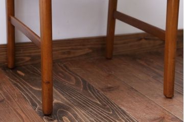 ヴィンテージ家具　北欧ビンテージ　チーク材のシンプルでおしゃれなダイニングチェア(2)