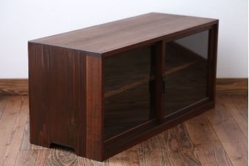 アンティーク家具　アンティーク　古い木のガラス引き戸飾り棚