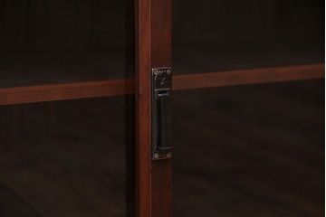 アンティーク家具　アンティーク　古い木のガラス引き戸飾り棚