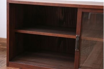 アンティーク家具　アンティーク　古い木のガラス引き戸飾り棚