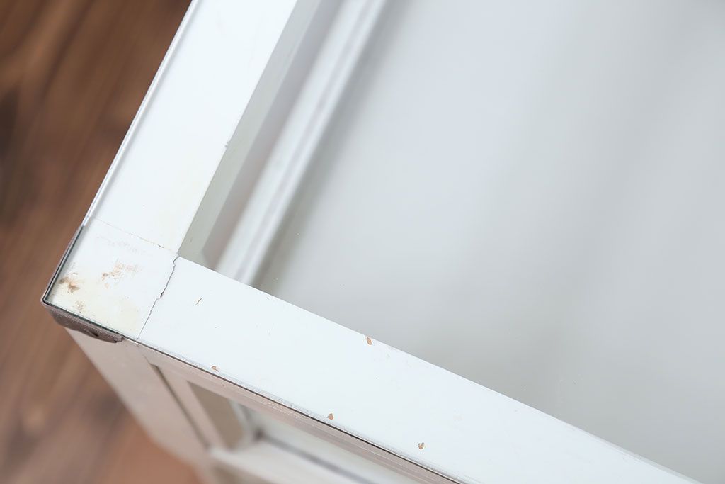 アンティーク家具　アンティーク　飾り棚付きペイントガラスケース