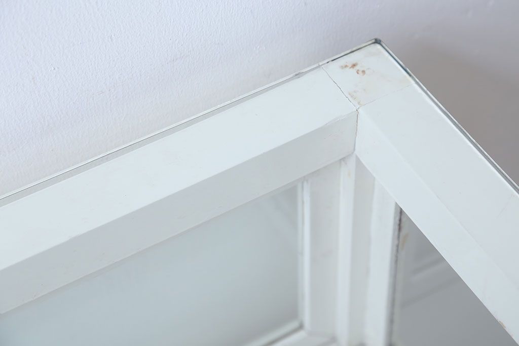 アンティーク家具　アンティーク　飾り棚付きペイントガラスケース