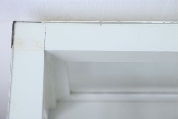 アンティーク家具　アンティーク　飾り棚付きペイントガラスケース