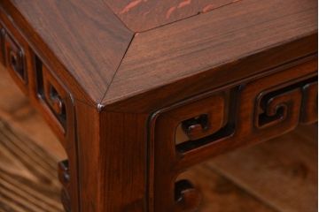 アンティーク家具　時代唐物　龍の装飾が美しい重厚な紫檀材座卓