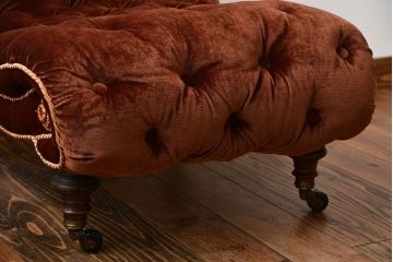 アンティーク家具　イギリスアンティーク　高級感あふれるシックな1人掛けソファ