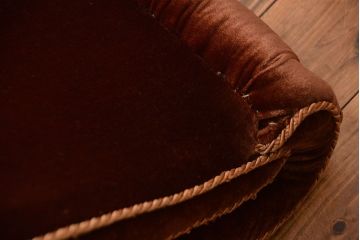 アンティーク家具　イギリスアンティーク　高級感あふれるシックな1人掛けソファ