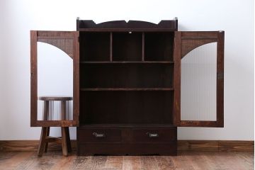 アンティーク家具　アンティーク　古い木製のモールガラス入り本箱