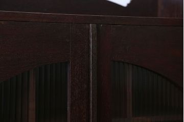 アンティーク家具　アンティーク　古い木製のモールガラス入り本箱