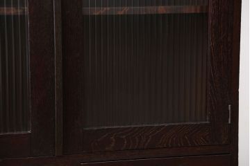 アンティーク家具　アンティーク　古い木製のモールガラス入り本箱