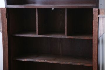 アンティーク家具　アンティーク　古い木製のモールガラス入り本箱