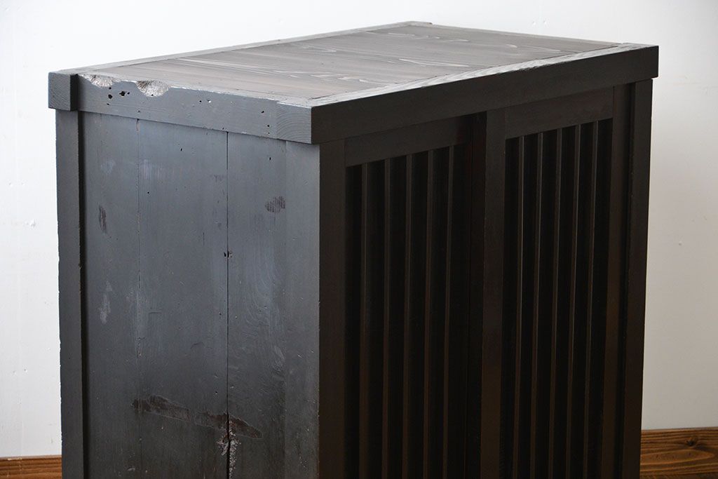 アンティーク家具　古民具・骨董　江戸〜明治　古い木製の味わい深い収納棚