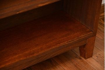 アンティーク家具　アンティーク　古い木製のシンプルな薄型本棚(1)