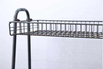 レトロ家具　昭和レトロ　シャビーなアイアンディスプレイラック(飾り棚・陳列棚)