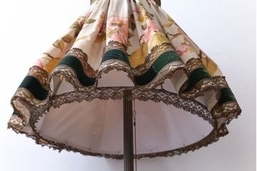 海外ビンテージ　ロマンチックなフリルシェードフロアスタンド