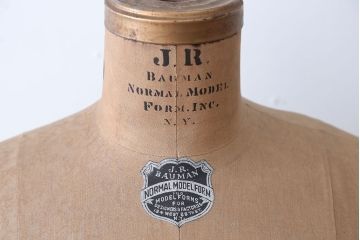 アンティーク雑貨　イギリスアンティーク　古い洋品店のおしゃれなトルソー