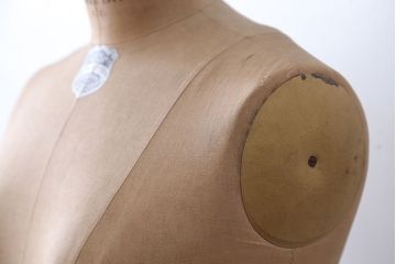 アンティーク雑貨　イギリスアンティーク　古い洋品店のおしゃれなトルソー