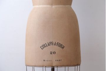 アンティーク雑貨　イギリスアンティーク　古い洋品店のおしゃれなトルソー