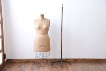 アンティーク雑貨　イギリスアンティーク　古い洋品店のおしゃれなトルソー