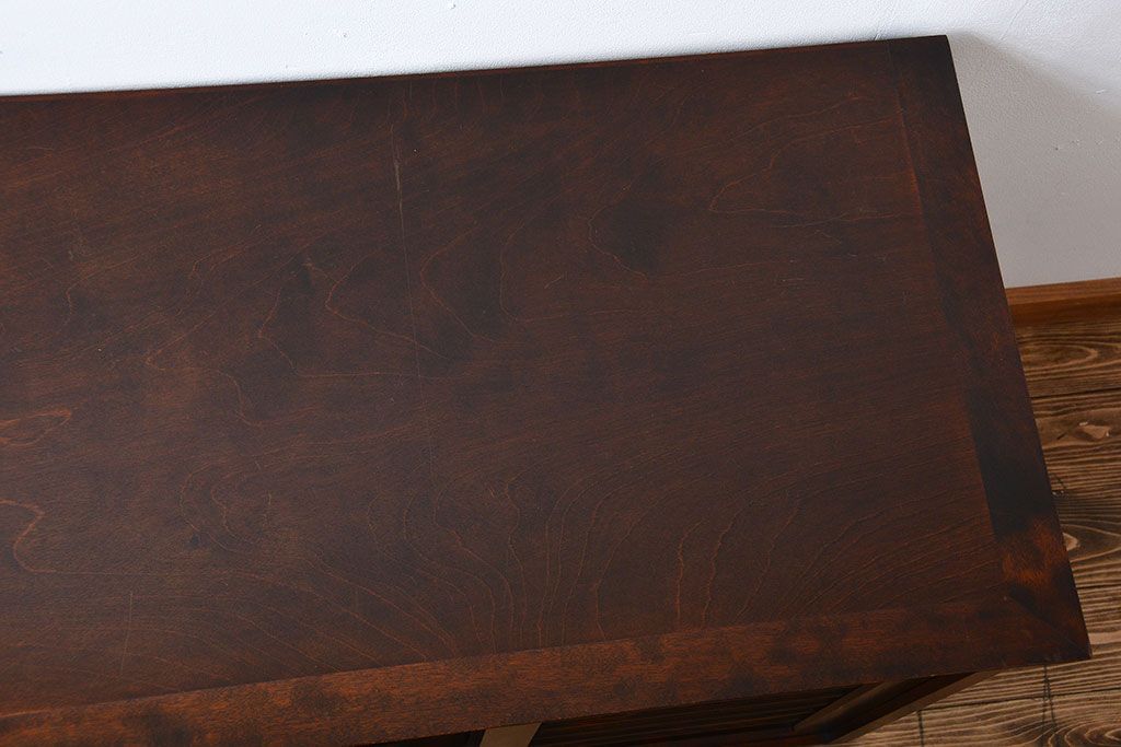 中古　北海道民芸家具　シックな脚付きサイドボード