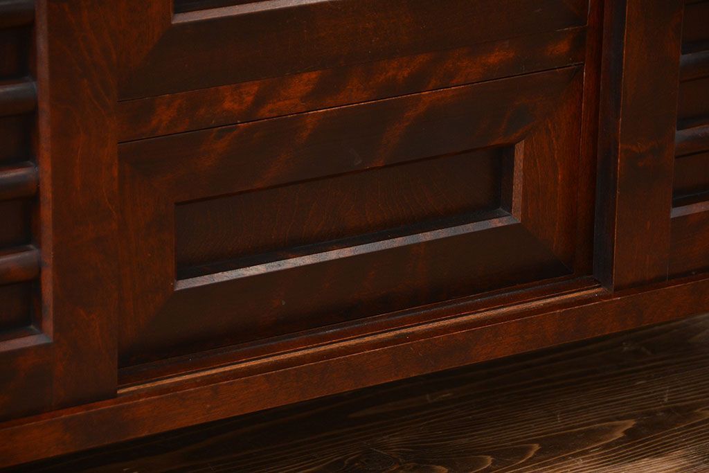 中古　北海道民芸家具　シックな脚付きサイドボード