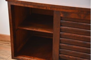 中古　北海道民芸家具　シックな脚付きサイドボード