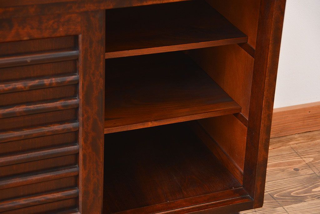 中古　北海道民芸家具　シックな脚付きサイドボード