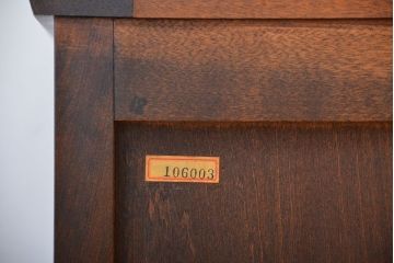 中古　北海道民芸家具　シックな脚付きサイドボード