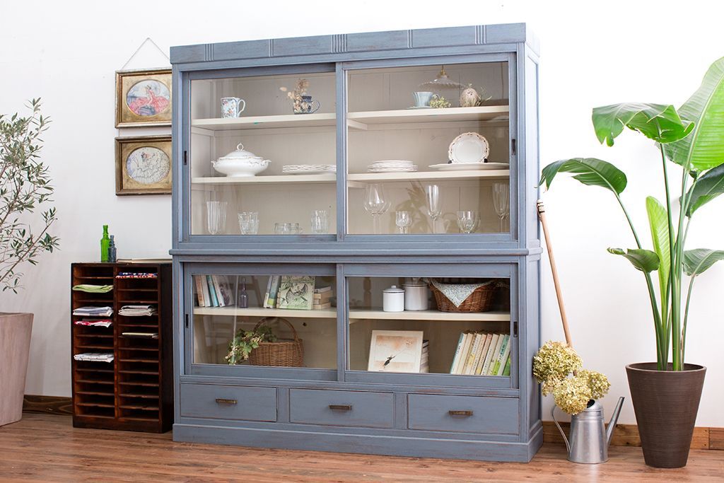 アンティーク家具　アンティークペイント　大きな重ねガラス戸収納棚