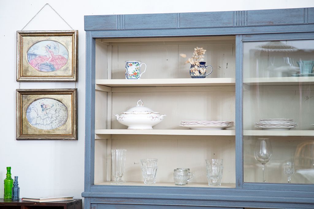 アンティーク家具　アンティークペイント　大きな重ねガラス戸収納棚