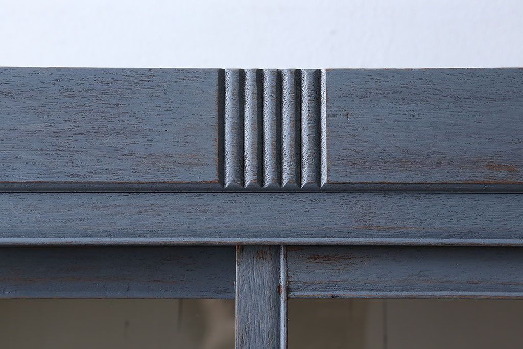 アンティーク家具　アンティークペイント　大きな重ねガラス戸収納棚