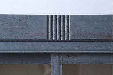 アンティーク家具　アンティークペイント　大きな重ねガラス戸収納棚
