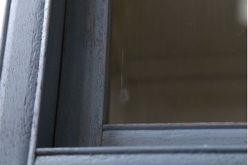 アンティーク家具　アンティークペイント　大きな重ねガラス戸収納棚