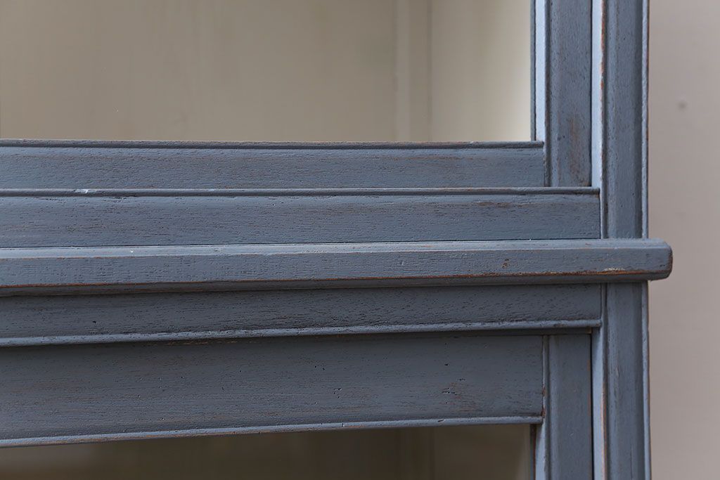 アンティーク家具　アンティークペイント　大きな重ねガラス戸収納棚