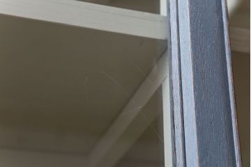 アンティーク家具　アンティークペイント　大きな重ねガラス戸収納棚